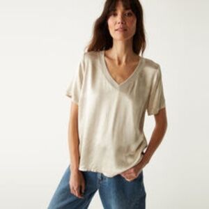 Michael Stars Jodi Satin V Neck top Size M